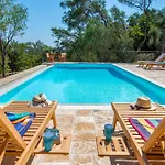 Villa Gionis
